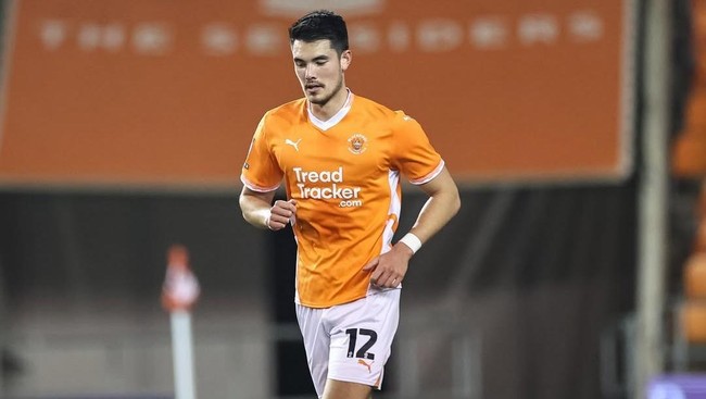 Elkan Baggott mendapat poin paling tinggi di antara diaspora Timnas Indonesia pekan ini setelah membawa Blackpool menahan imbang Burton Albion pada lanjutan League One di Stadion Pirelli