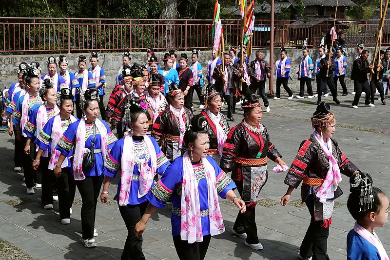 Dikenal sebagai perayaan romansa di beberapa komunitas Miao