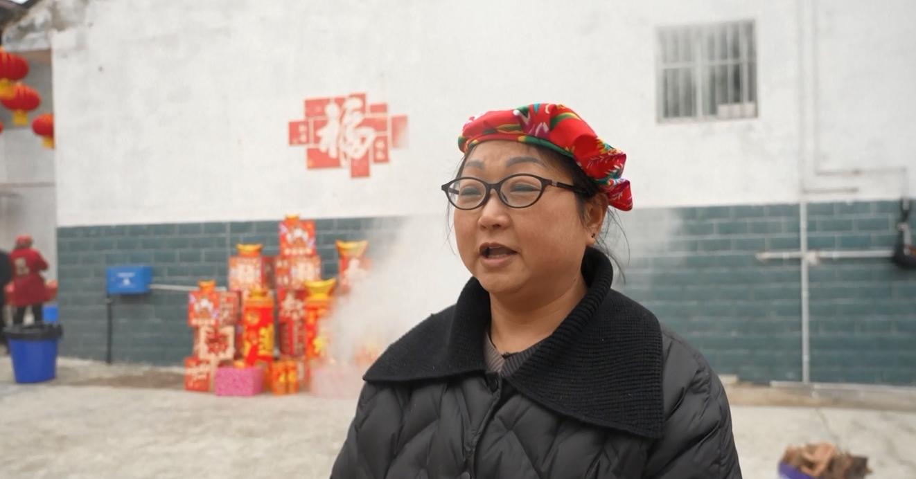 Sichuan Rayakan Festival Laba dengan Bubur Meriah