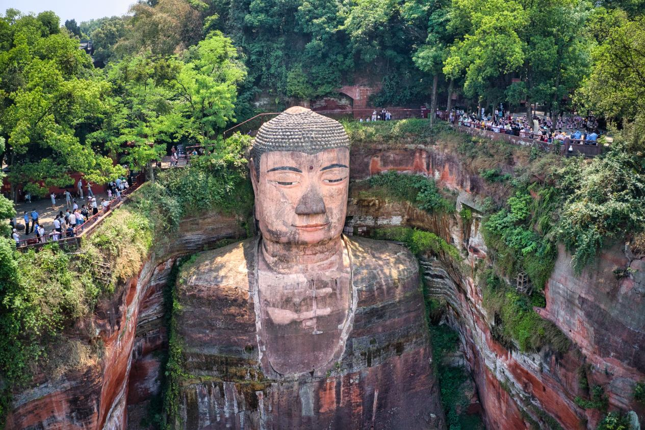 Patung Buddha Raksasa Leshan Dimata Influencer Global