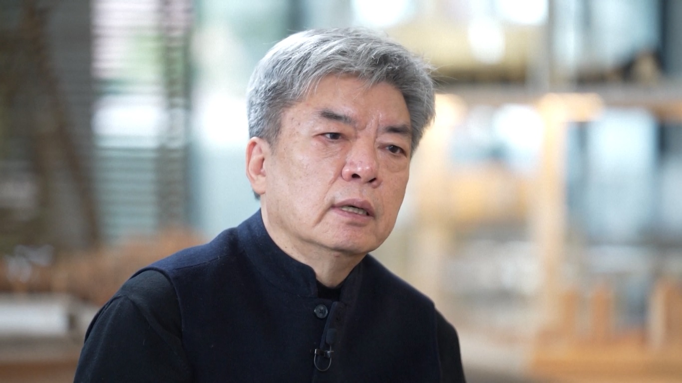 Ia adalah arsitek Tiongkok kedua yang memenangkan penghargaan yang secara internasional dianggap sebagai penghargaan tertinggi dalam bidang arsitektur