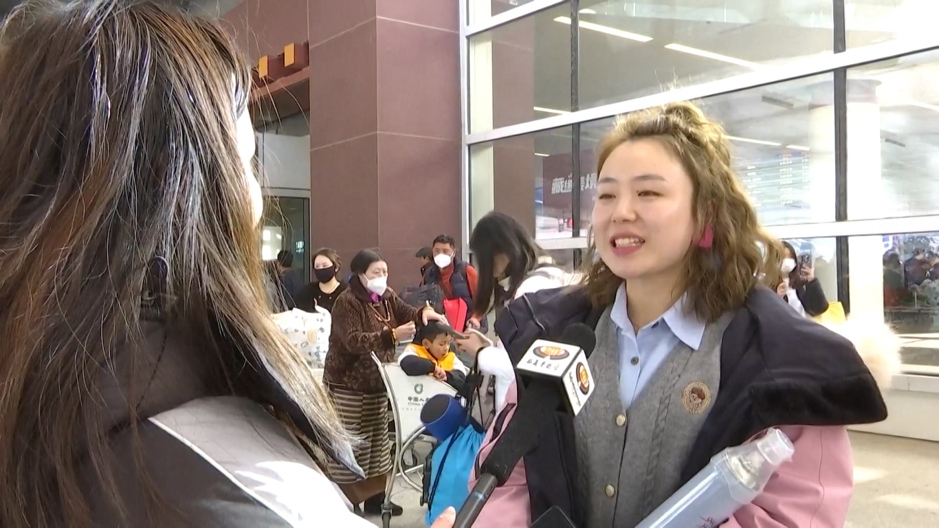 Lonjakan pengunjung selama liburan telah menekan infrastruktur transportasi kota