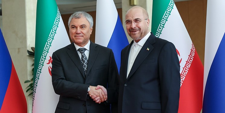 Rusia dan Iran membahas masalah-masalah seperti investasi di bidang minyak bumi dan gas alam