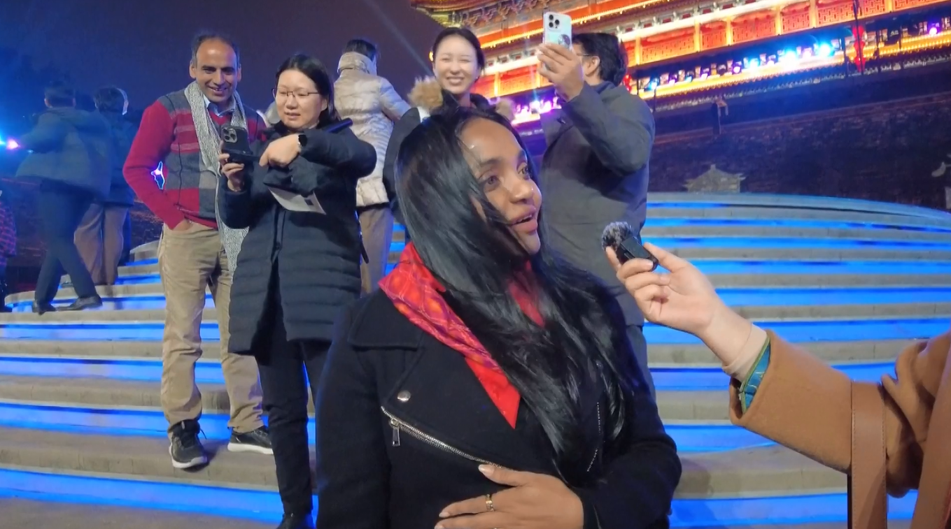 Para Pemimpin Media Global Terpesona oleh Upacara Penyambutan di Xi'an