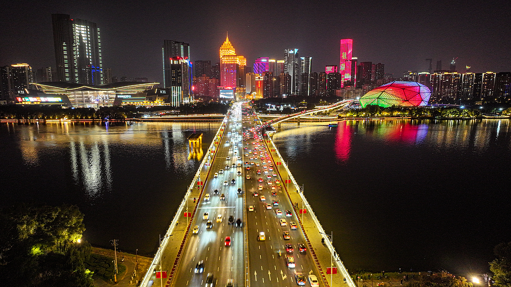 Melihat Pemandangan Menakjubkan di Sepanjang Sungai Hunhe di Kota Shenyang