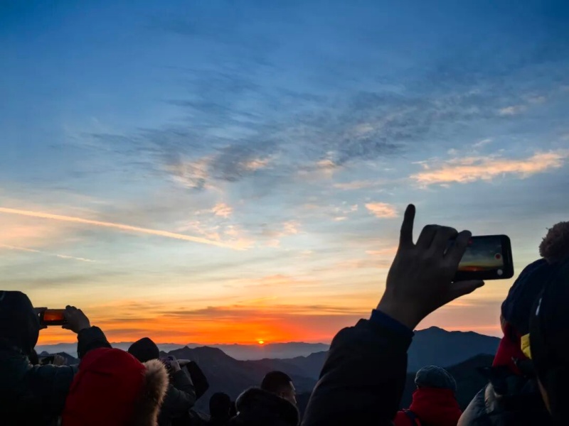 Sambut Tahun 2026 di Mutianyu, Matahari Tahun Baru Terbit Pukul 5:00