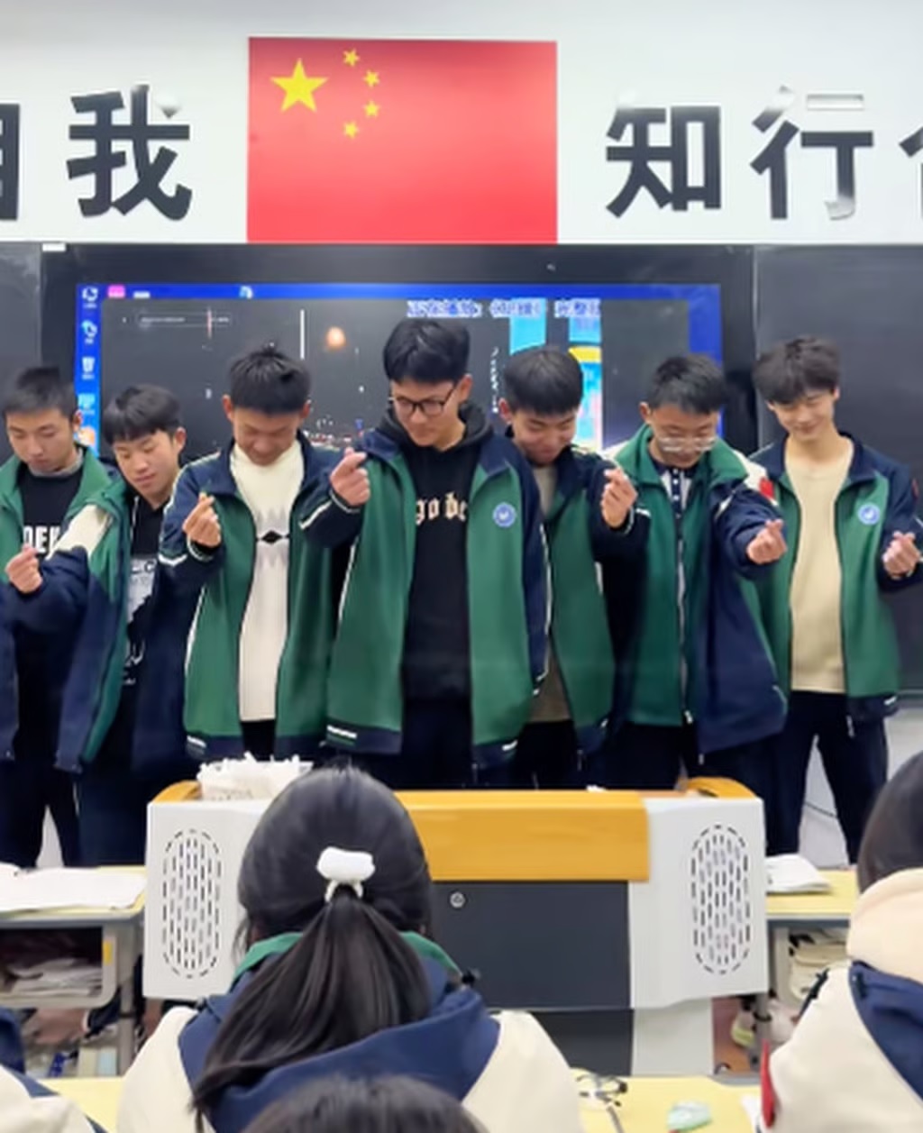 Viral, Hukuman untuk Anak yang Terlambat Masuk di Tiongkok Timur