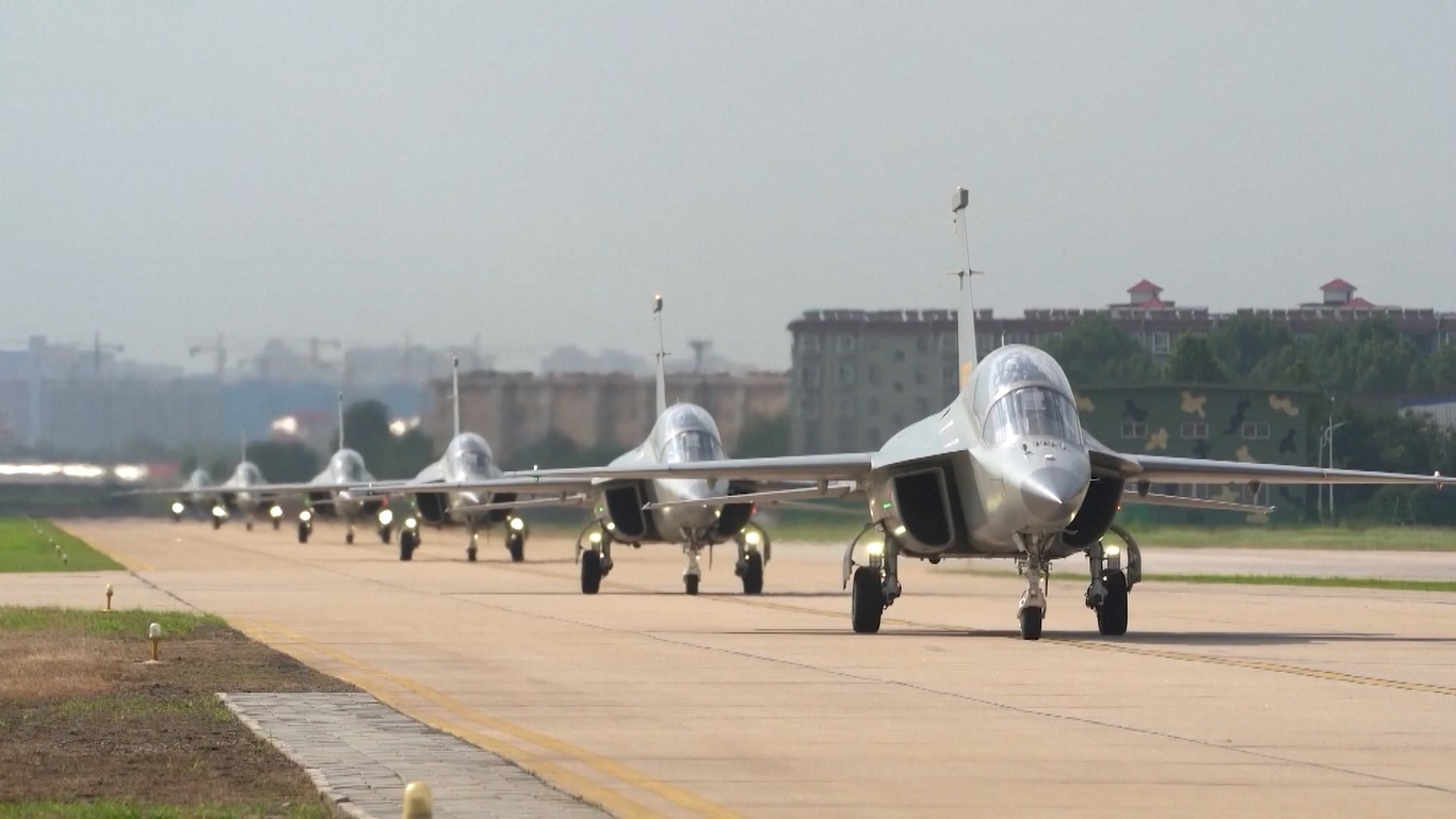 Pesawat Latih Canggih Benerasi Baru Tiongkok 'JL-10' Miliki Kemampuan Latihan dan Pertempuran Jarak Dekat