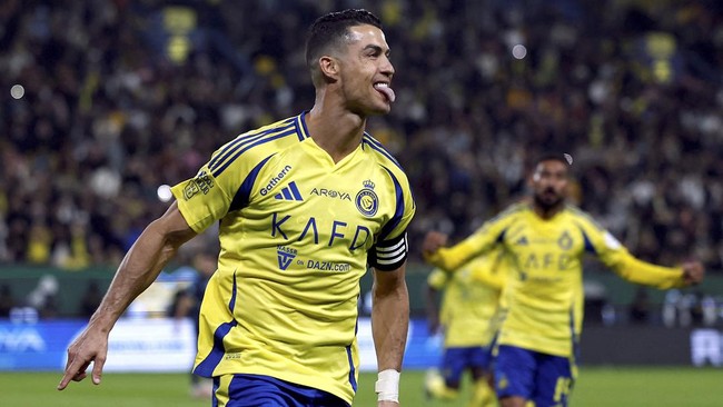 Cristiano Ronaldo mengunggah beberapa foto dirinya tersenyum dalam latihan Al Nassr di Instagram pribadinya