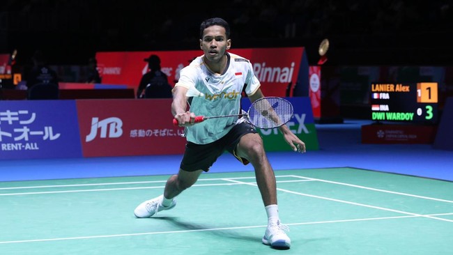Tunggal putra Indonesia Chico Aura Dwi Wardoyo langsung tersingkir di babak pertama Korea Open 2024 setelah dikalahkan tunggal putra berdarah Indonesia asal Hong Kong
