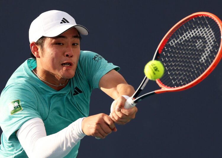 Petenis asal Tiongkok Wu Yibing  sukses melumpuhkan petenis Inggris Kyle Edmund dengan 7-5