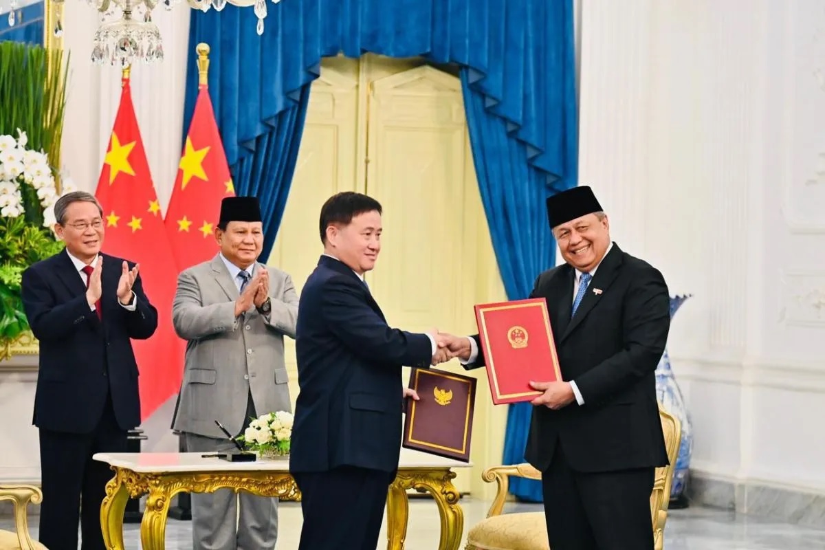 Selain MoU antara BI dan PBOC Pemerintah Indonesia dan Tiongkok juga menandatangani tiga MoU lainnya yang juga disaksikan oleh Presiden RI Prabowo Subianto dan Perdana Menteri Republik Rakyat Tiongkok Li Qiang
