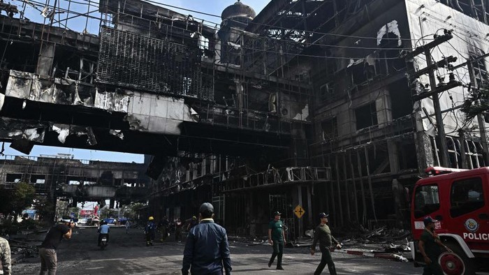 Sedikitnya 26 orang tewas akibat kebakaran itu