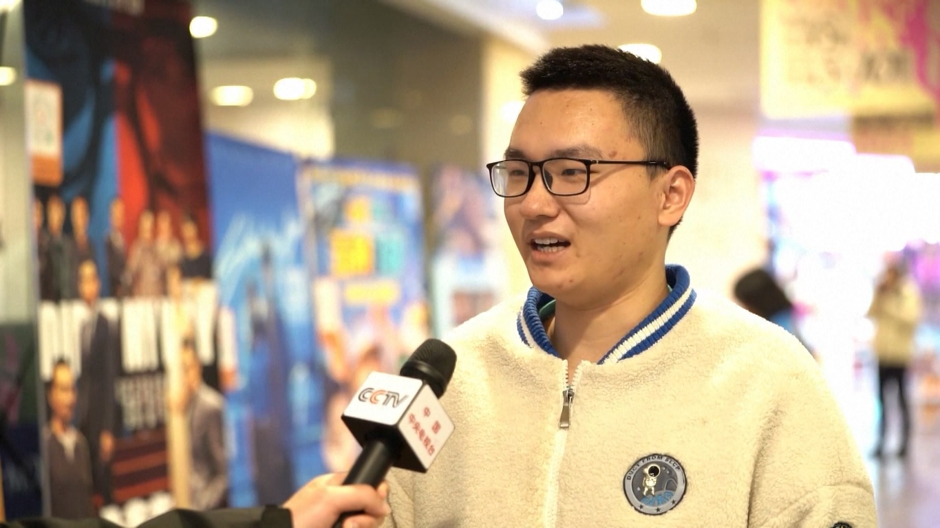 Meningkatnya minat penonton Tiongkok untuk menonton film di bioskop telah menghasilkan kesuksesan box office selama hari libur besar