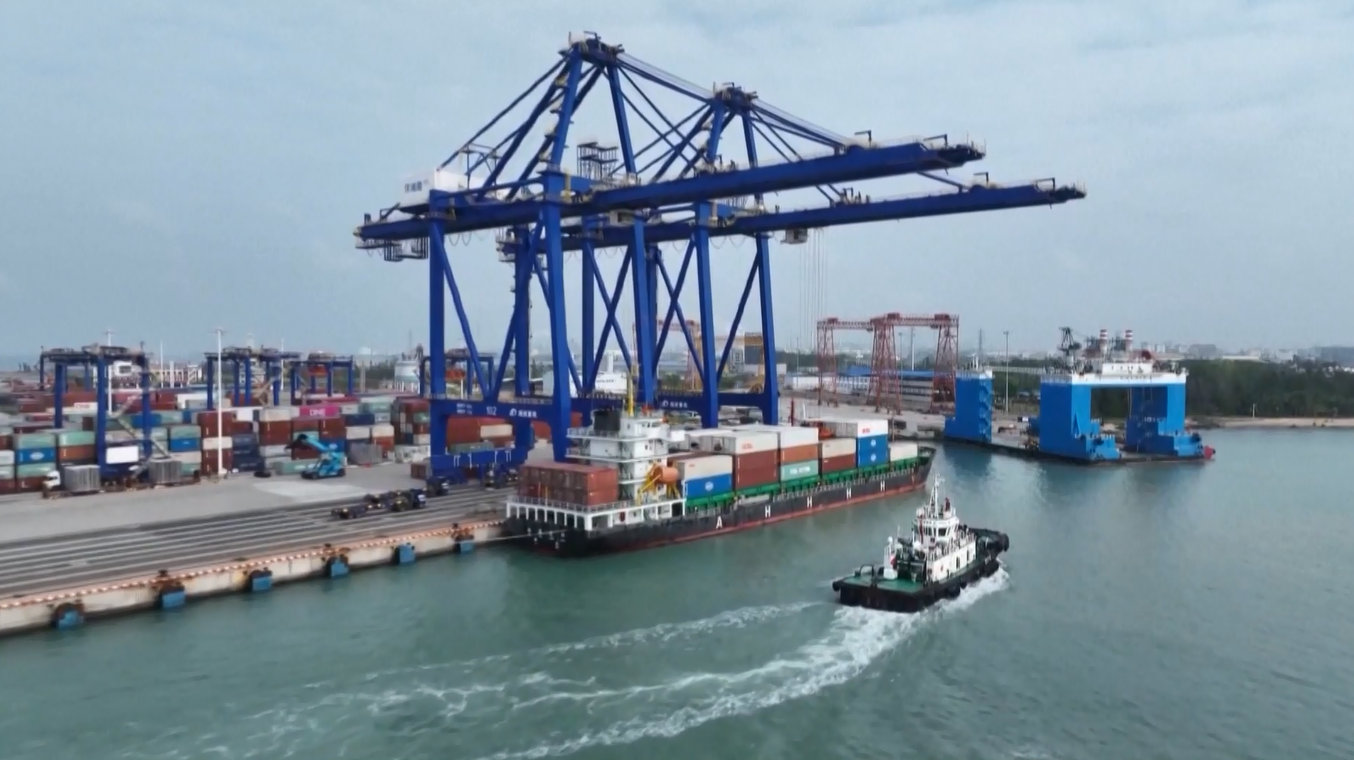 Zona Perdagangan Bebas Hainan Catat Impor Barang Bebas Tarif Senilai 4 Miliar Yuan selama Minggu Pertama Operasi Bea Cukai Khusus