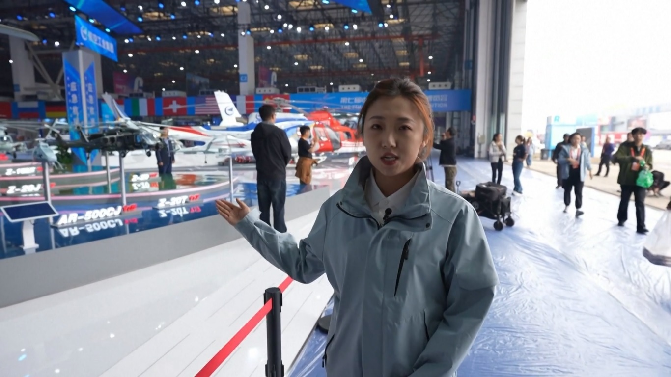 Helikopter Z-20J Memulai Debutnya di Pameran Helikopter Tiongkok
