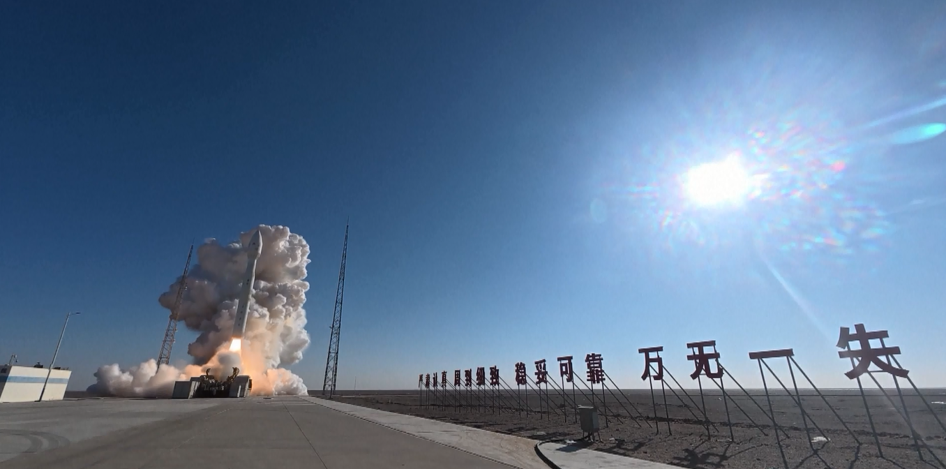 Tiongkok Luncurkan Roket Lijian-1 dan Kirimkan 9 Satelit ke Orbit