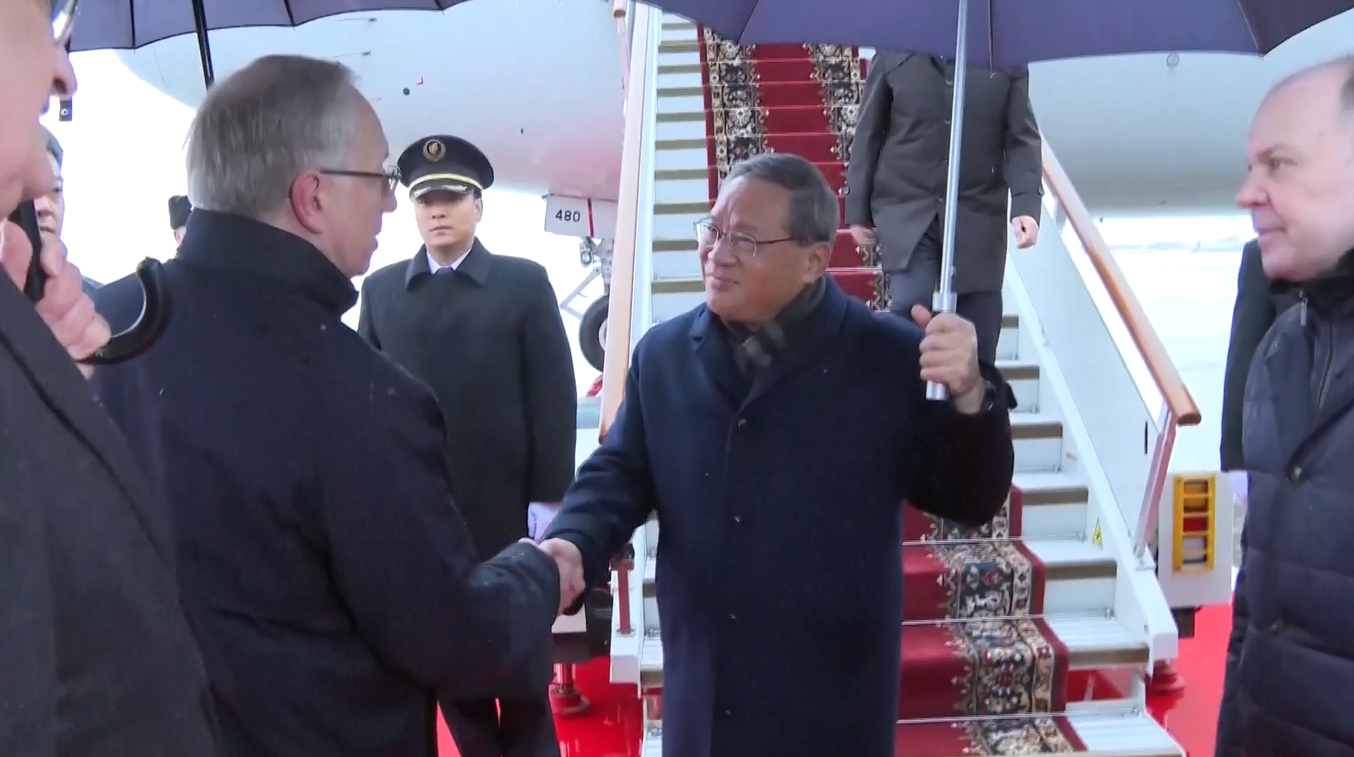 Perdana Menteri Tiongkok Tiba di Rusia untuk Hadiri Pertemuan SCO