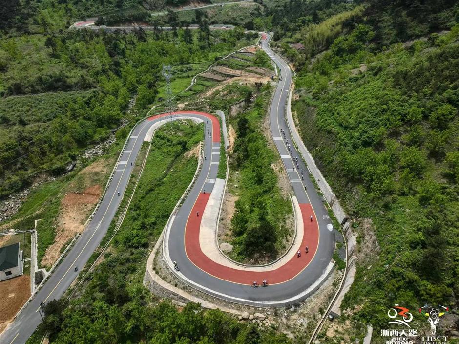 Lin'an adalah wilayah delta sungai mutiara karena pemandangan alamnya yang indah dan kulinernya yang nikmat