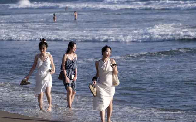 Sikap positif itu menunjukkan bahwa keramah-tamahan tuan rumah negara-negara sahabat dalam menyambut wisatawan Tiongkok dengan hangat dan bahagia agar negara-negara tersebut menjadi tujuan favorit