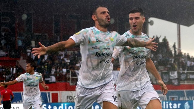 Duel PSIS Semarang vs Persib Bandung dalam pertandingan pekan ke-22 Liga 1 2024/2025 di Stadion Jatidiri