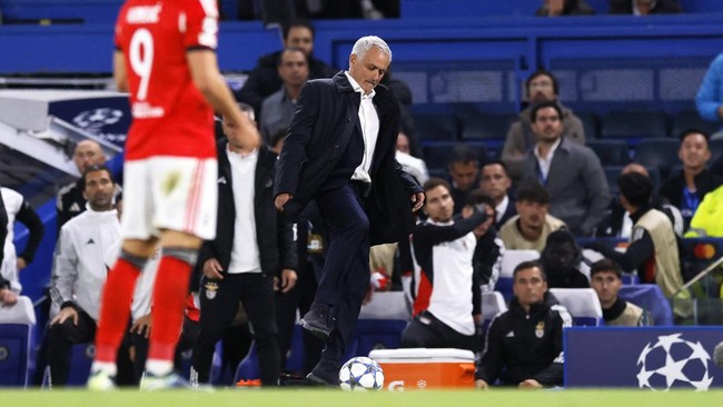 Chelsea vs Benfica di Antara Gol Bunuh Diri dan Aksi Heroik Mourinho