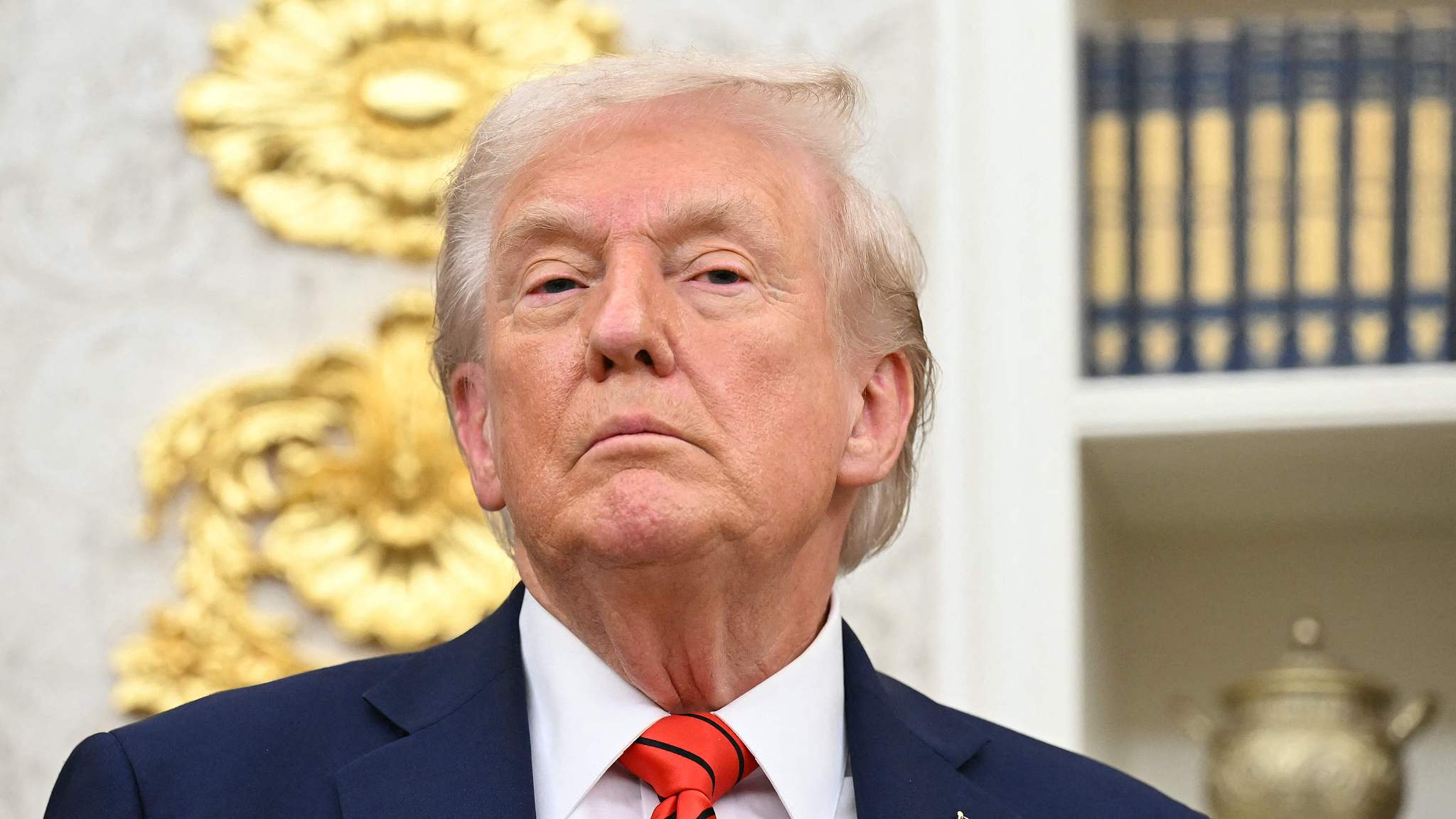 Trump Meningkatkan Tekanan Terhadap Tiongkok dengan Tarif Baru dan pembatasan ekspor