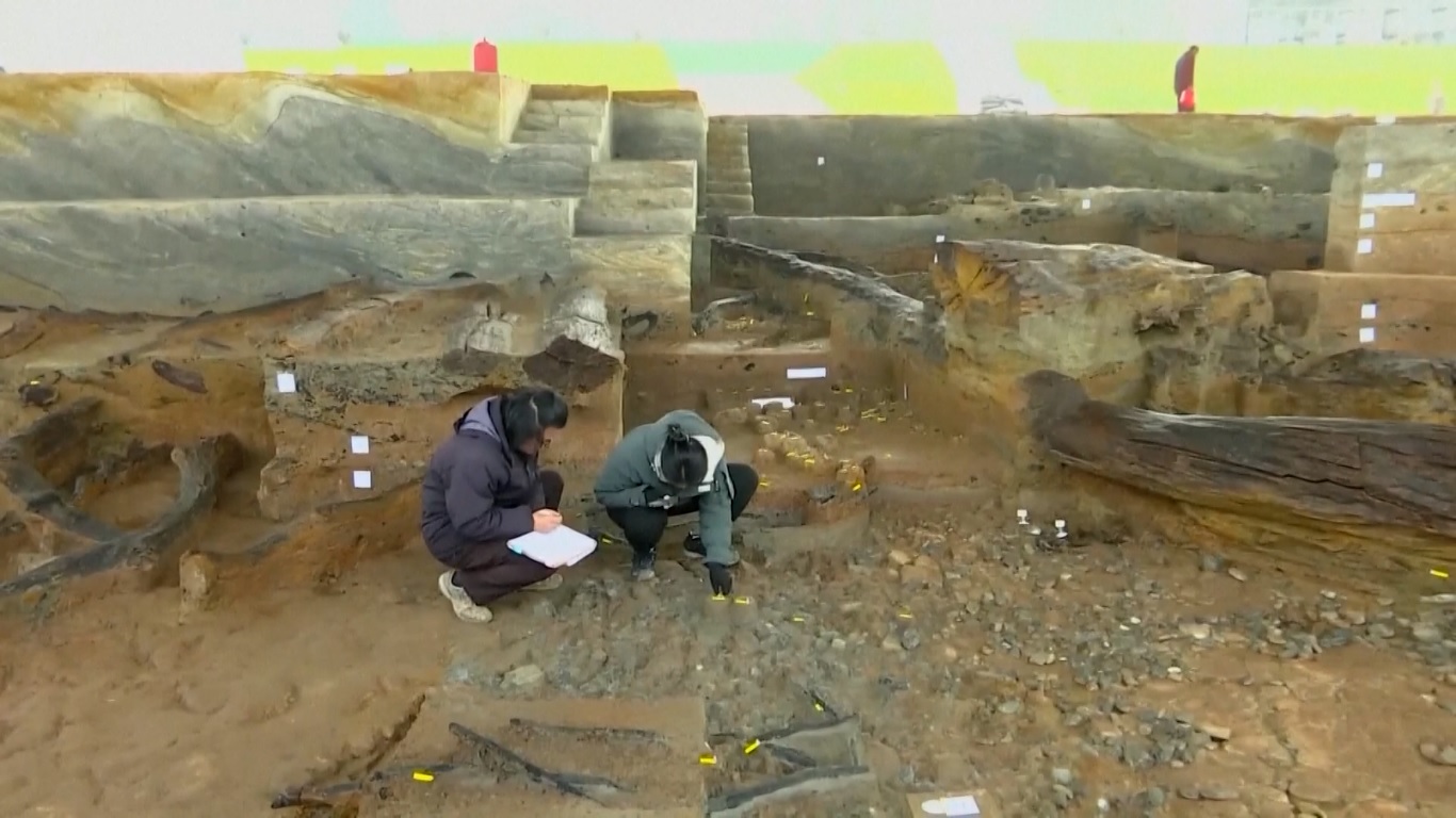 Di antara temuan tersebut adalah situs Paleolitik Mengxihe di provinsi barat daya Sichuan