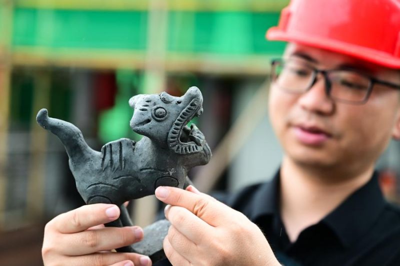 Zhou Hu, Arkeolog Muda yang Hidupkan Kembali Budaya Huizhou Lewat Restorasi dan Pertunjukan