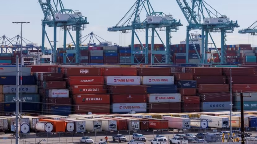 192 lisensi yang diberikan adalah dari 242 aplikasi lisensi