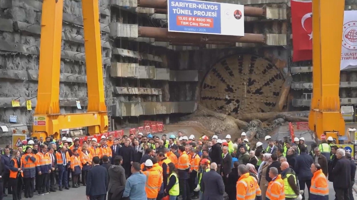 Mesin Pengebor Terowongan Tiongkok Berhasil Menembus Terowongan Proyek Jalan Raya Turki.