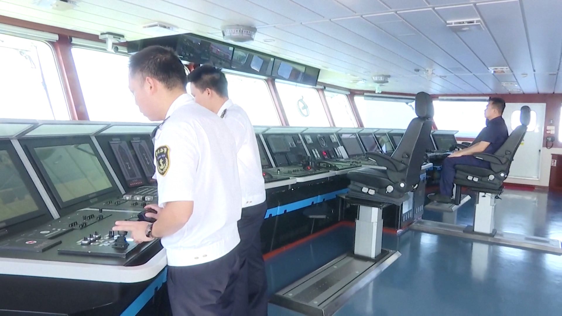 Kapal patroli dan penyelamatan maritim besar Tiongkok Haixun 03 di bawah Administrasi Keselamatan Maritim Hainan baru-baru ini dikerahkan ke wilayah laut Kepulauan Xisha di Laut Cina Selatan dalam misi melindungi keselamatan transportasi air di sana