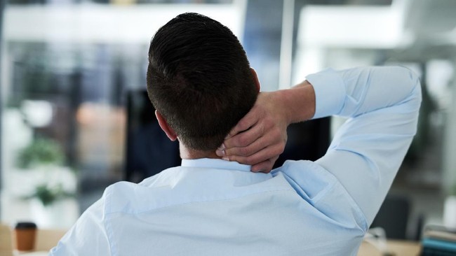 Kompres es di tengkuk ternyata disebut bisa membawa banyak manfaat Apa saja manfaat kompres es di tengkuk?