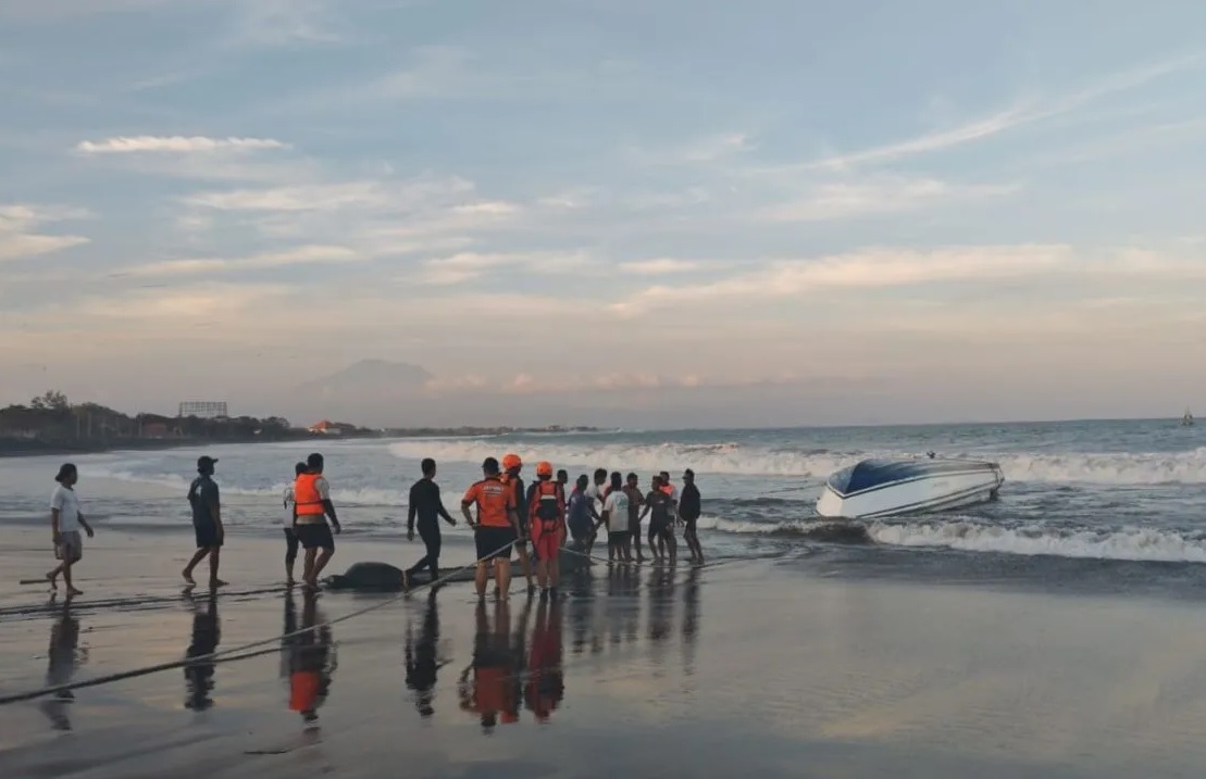 Kapal Cepat  "Fast Boat Dolpin II" Tenggelam di Pelabuhan Sanur, Basarnas Kerahkan Personel Evakuasi Korban