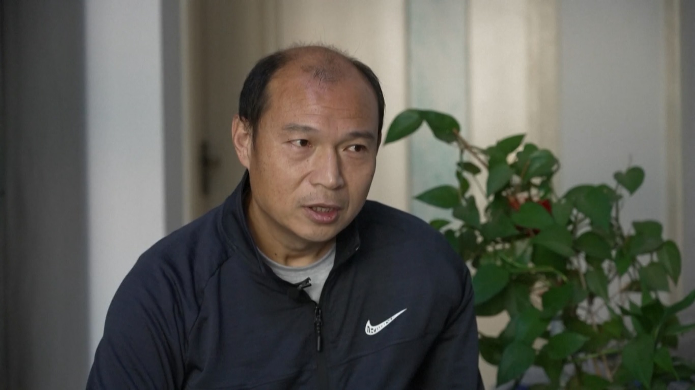 Meskipun kehilangan lengan kirinya dalam sebuah kecelakaan lalu lintas pada tahun 2008