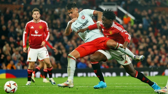 FC Twente yang diperkuat oleh Mees Hilgers bakal menghadapi Fenerbahce yang dilatih Jose Mourinho di Liga Europa