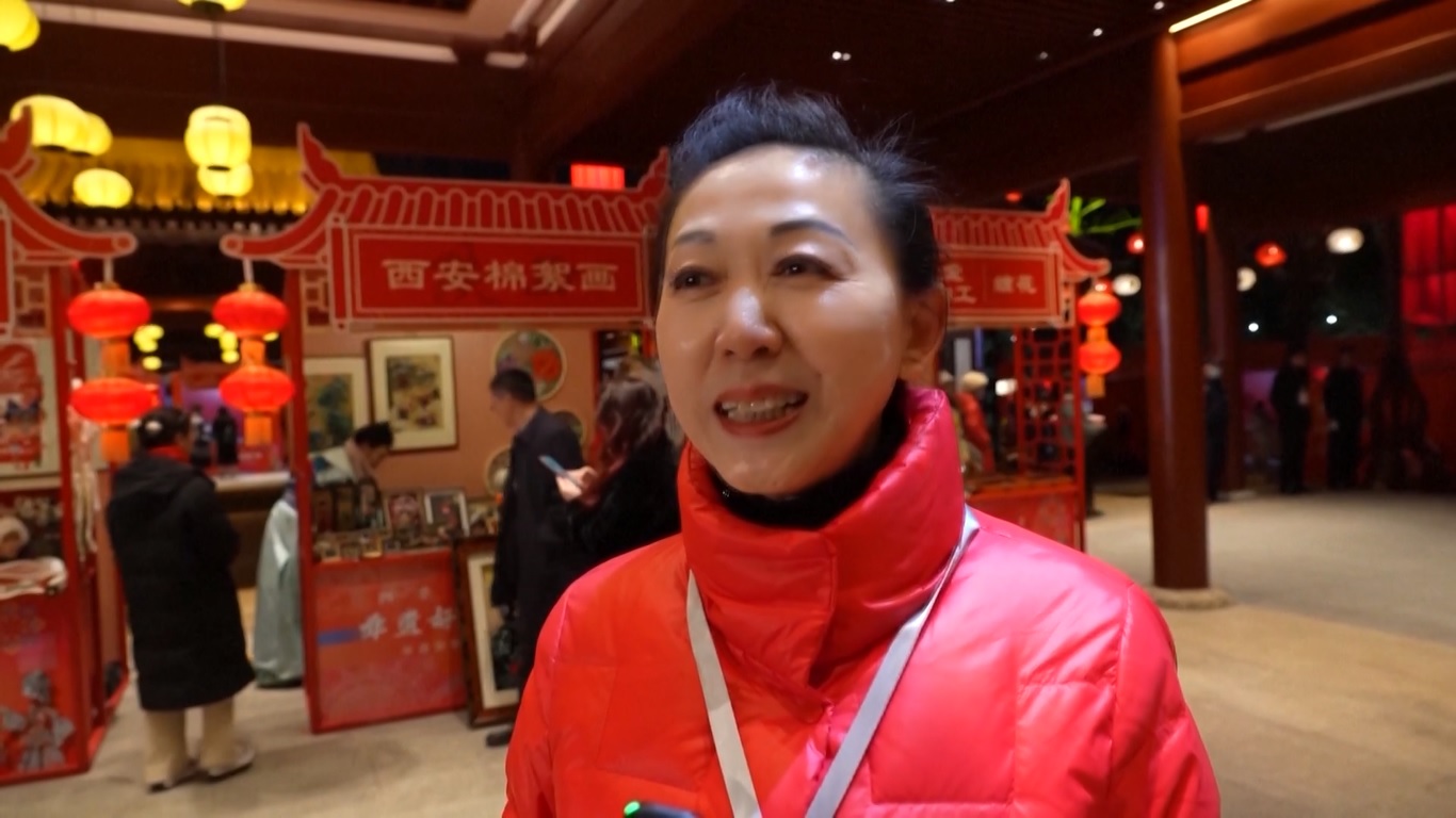 Acara tersebut menampilkan hampir 100 jenis kerajinan warisan budaya takbenda