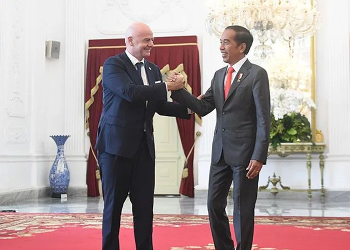 Presiden Joko Widodo pada Selasa (18/10/2022) menyambut kedatangan Presiden FIFA Gianni Infantino di Istana Merdeka