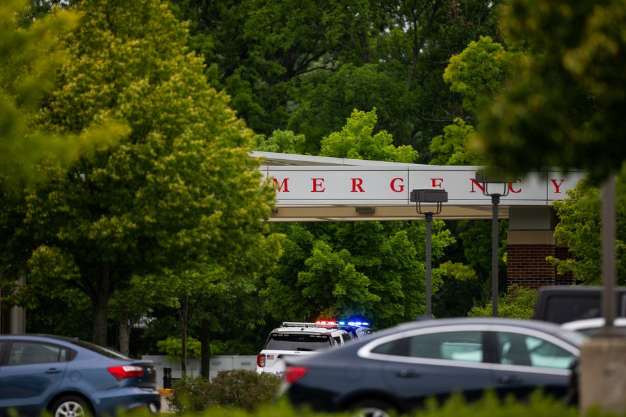 Rumah sakit di seluruh Amerika Serikat kewalahan