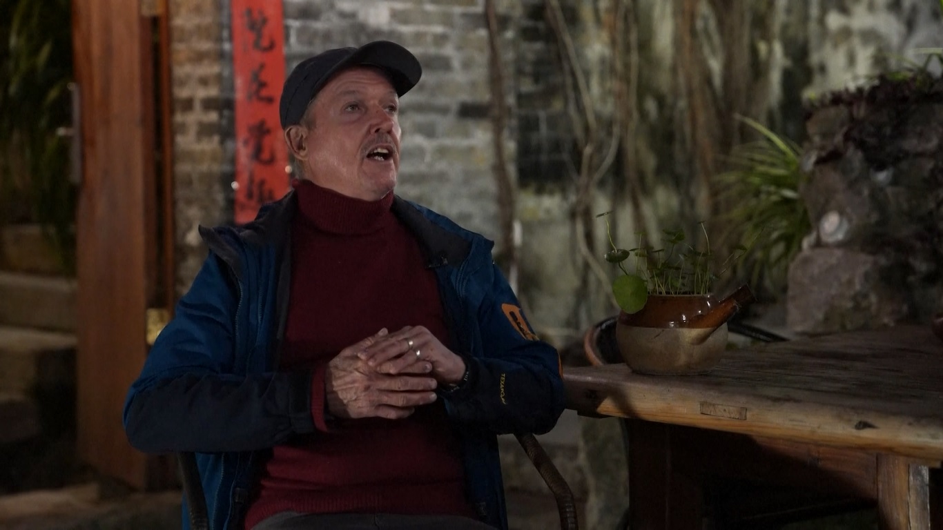 Terpesona oleh pemandangan alam yang menakjubkan dan warisan budaya yang kaya di daerah itu