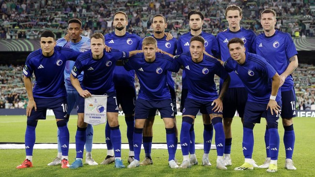 Pelatih Persib Bandung Bojan Hodak tidak bisa menyembunyikan kekecewaannya setelah Dimas Drajad mendapat kartu merah saat lawan Lion City dalam laga Liga Champions Asia 2 di Stadion Si Jalak Harupat