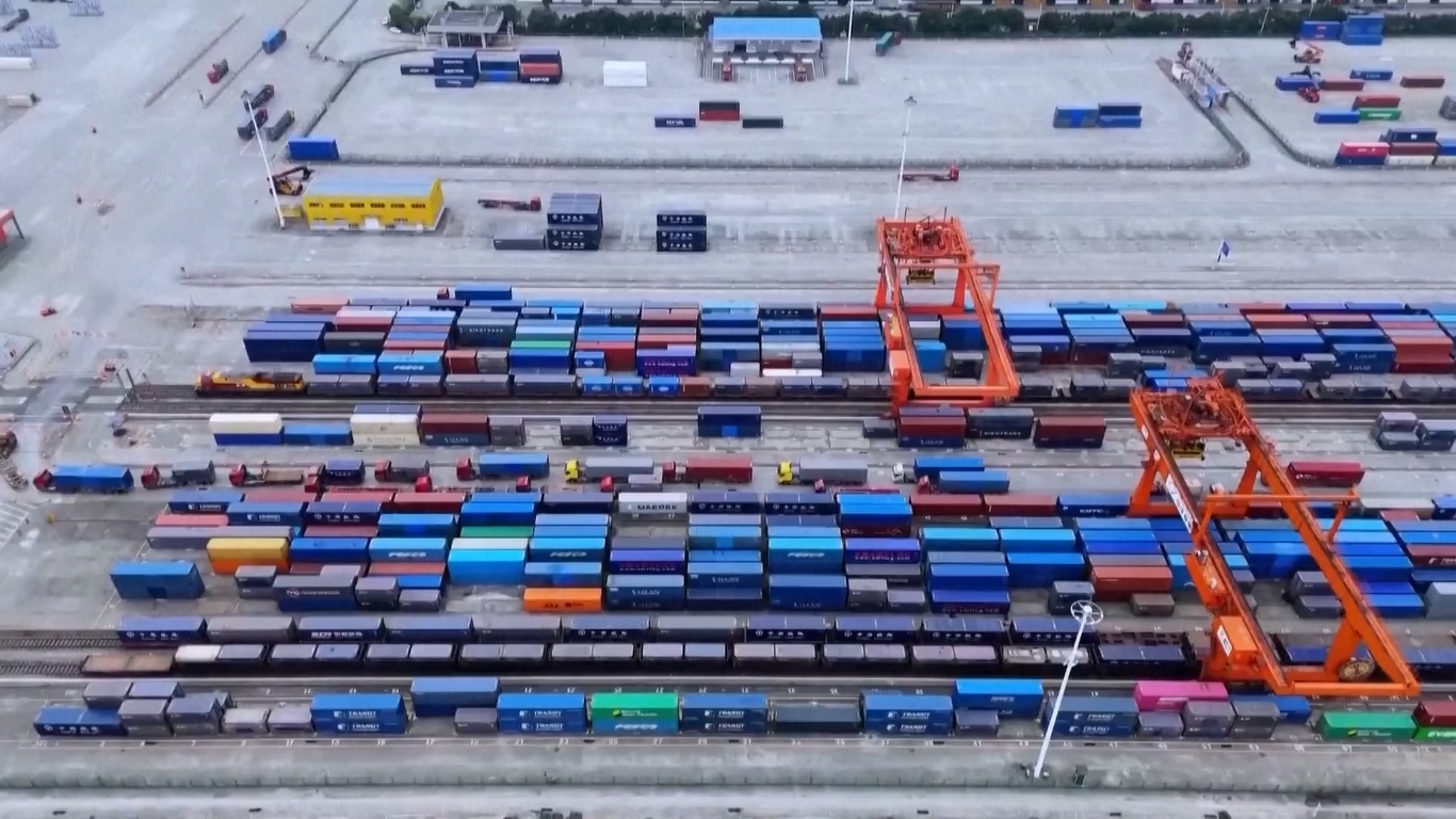 Perdagangan Luar Negeri Zona Ekonomi Chengdu-Chongqing Naik 7,3 Persen pada Tiga Kuartal Pertama 2025