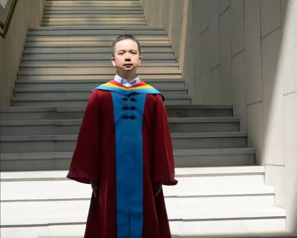 Pria Tiongkok yang Bekerja di Tambang pada Usia 12 Tahun Bersama Ayahnya Berhasil Meraih Gelar Doktor Teknik