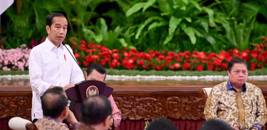 Presiden menginstruksikan seluruh kementerian dan lembaga terkait untuk memastikan masyarakat dapat menjalankan ibadah dengan tenang dan khusyuk