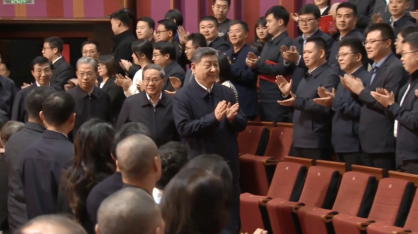 Para Pemimpin Tiongkok Hadiri Acara Gala Tahun Baru yang Tampilkan Opera Tradisional