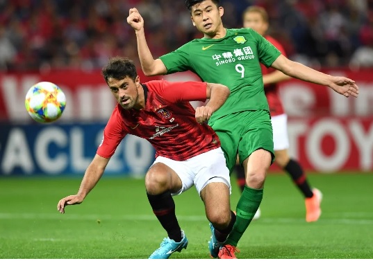 Pemain internasional Tiongkok berusia 26 tahun yang menjalani operasi pada bahu kanannya pada 10 Januari akan melakukan perjalanan ke Belanda Sabtu depan untuk rehabilitasi